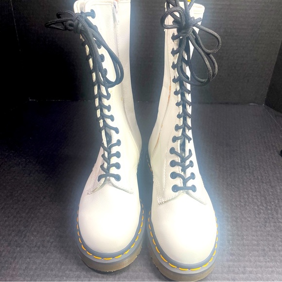 NWOB VTG Dr Martens 14 hole Tall White Boots UK 3=US 5-6 Lace up/Zip PRICE FIRM - Picture 2 of 16